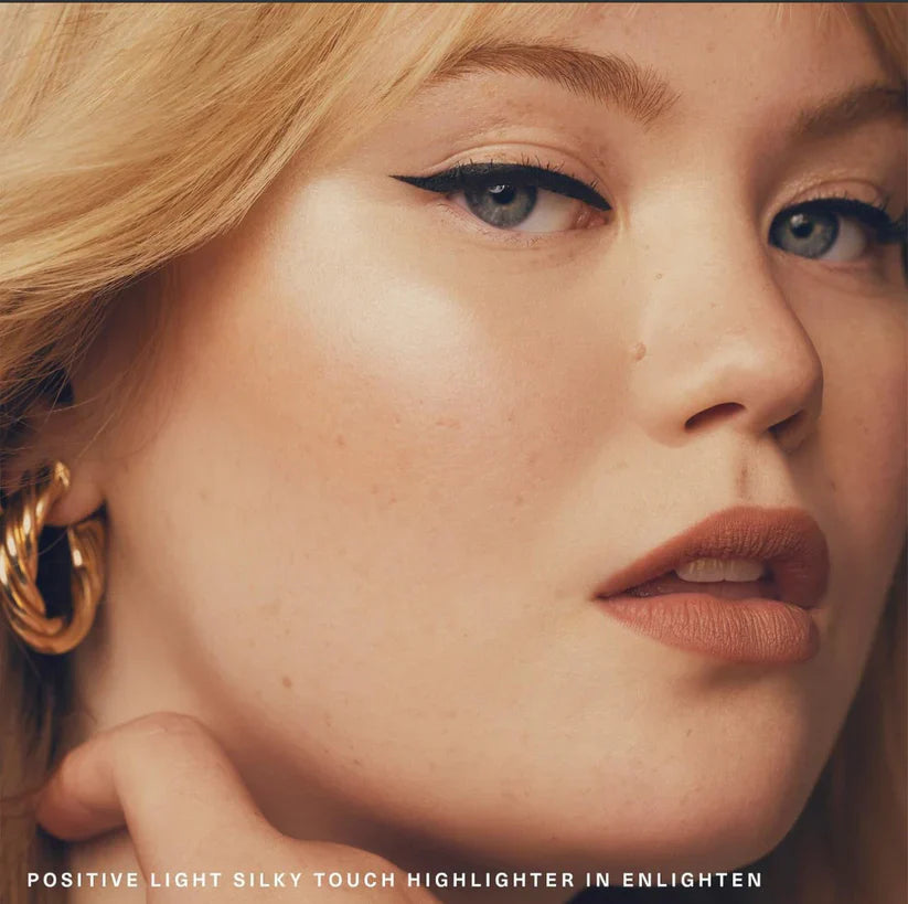 Rare Beauty Positive Light Silky Touch Highlighter – Enlighten (Cool Champagne) | Ultra-Silky, Glass-Like Glow | 2.8 g