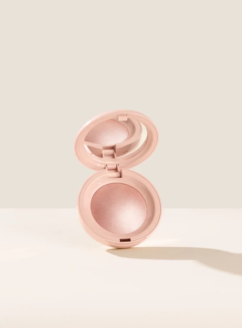 Rare Beauty Positive Light Silky Touch Highlighter – Enlighten (Cool Champagne) | Ultra-Silky, Glass-Like Glow | 2.8 g